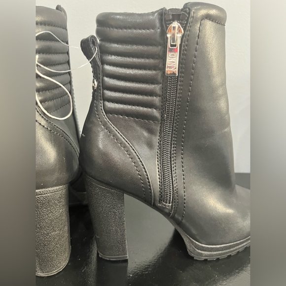 NWT DKNY Thames Black Platform High Heel Zip Up Ankle Boots - Picture 9 of 11